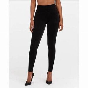 SPANX Classic Black Velvet Leggings - M